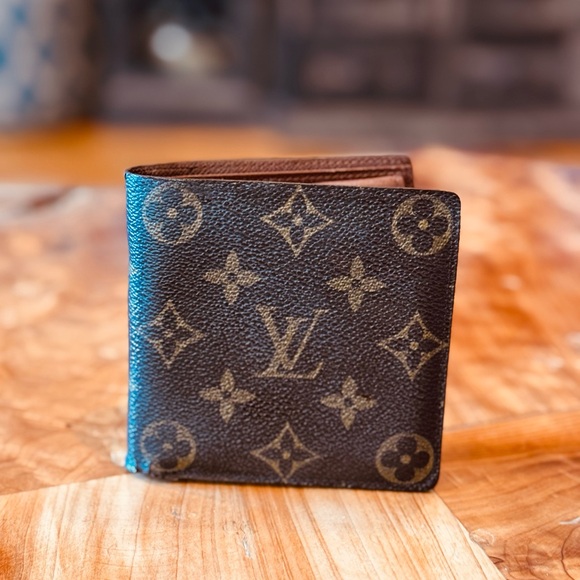 Louis Vuitton Other - men’s monogram bifold wallet
vintage